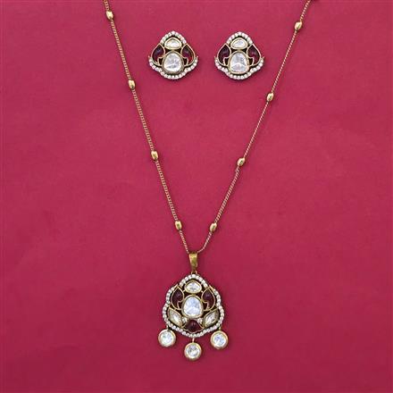 Kundan Classic Pendant Set with Mehndi Plating