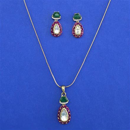 Kundan Classic Pendant Set with Mehndi Plating