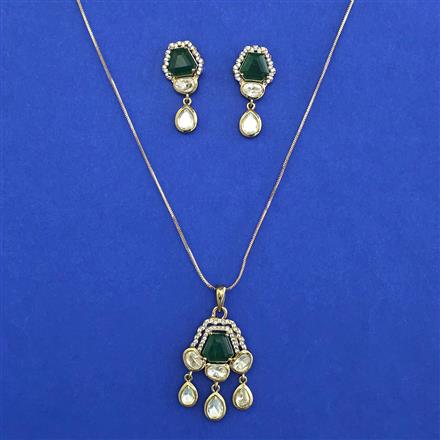 Kundan Classic Pendant Set with Mehndi Plating