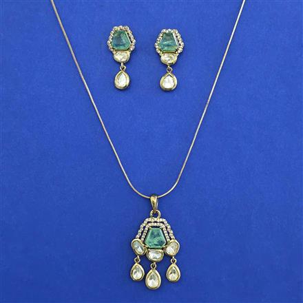 Kundan Classic Pendant Set with Mehndi Plating