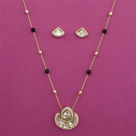 Kundan Pearl Pendant Set with Carat Plating