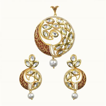 Kundan Classic Pendant Set with gold plating