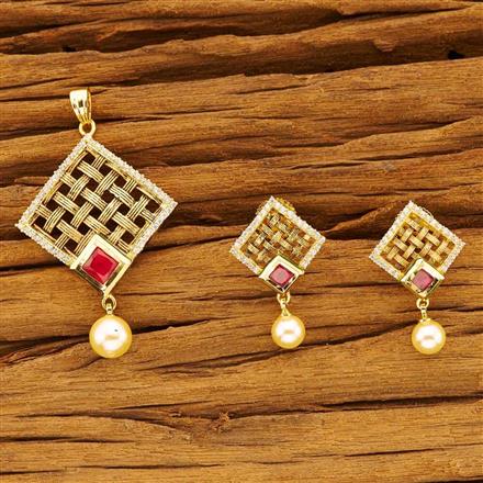 Kundan Classic Pendant Set with gold plating