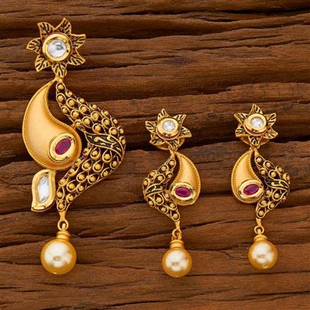 Kundan Classic Pendant Set with gold plating