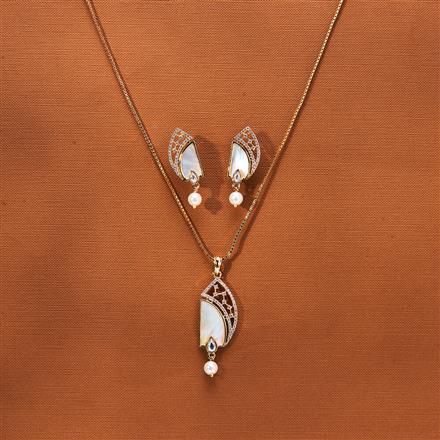 Cubic Zirconia Mother Of Pearl Pendant Set With Gold Plating