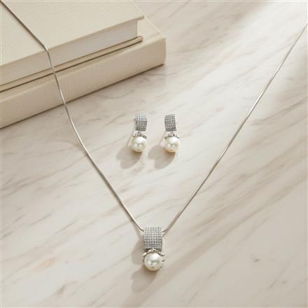 Cubic Zirconia Moti Pendant Set With Rhodium Plating