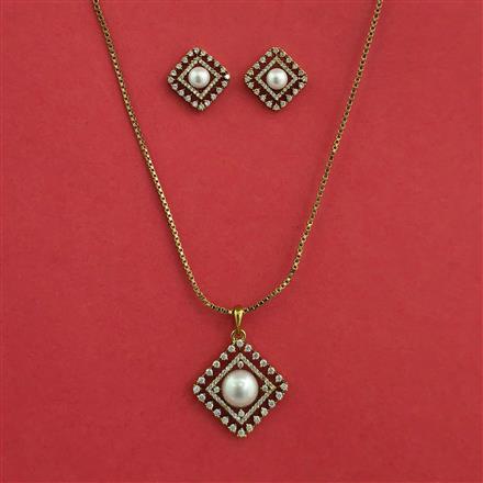 American Diamond Moti Pendant Set With Mehndi Plating