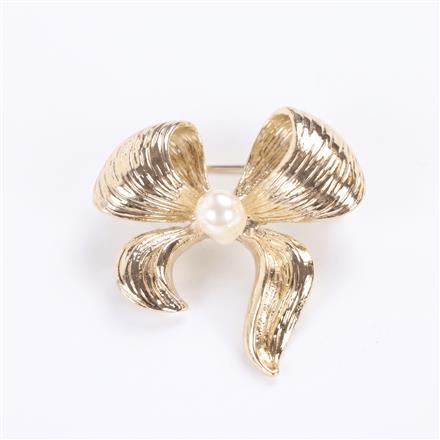Western Floral Brooch With Gold Plating