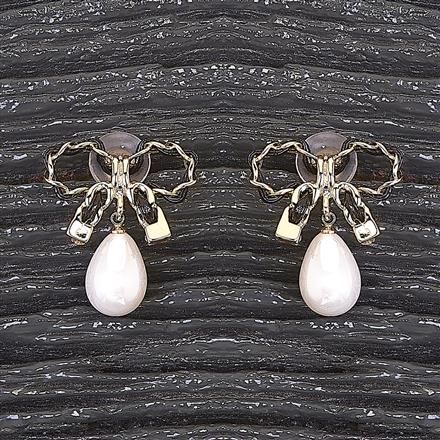 Western Pearl Earring With Gold Plating