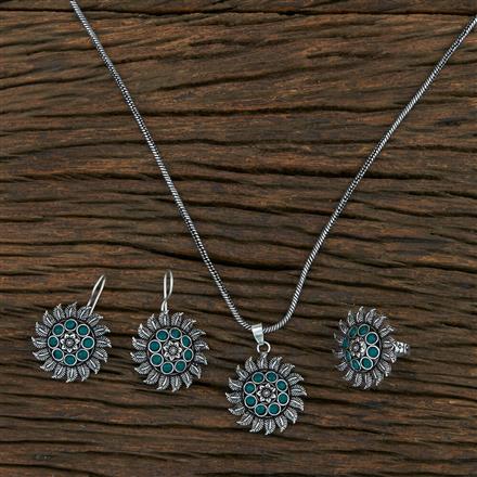 Classic Pendant Set With Oxidied Plating