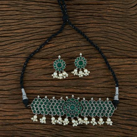 Stone Necklace With Oxidied Plating