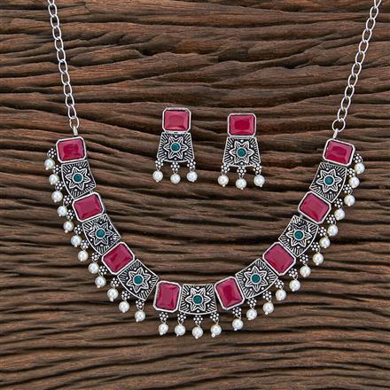 Pearl Necklace With Oxidised Plating