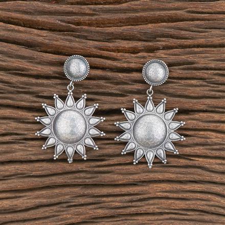 Delicate Earring With Oxidised Plating