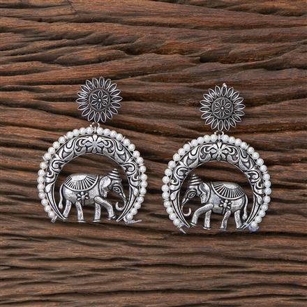 Pearl Earring With Oxidised Plating