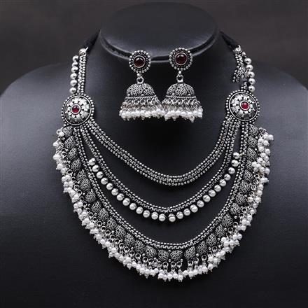 Pearl Necklace With Oxidised Plating