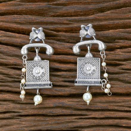 Delicate Earring With Oxidised Plating