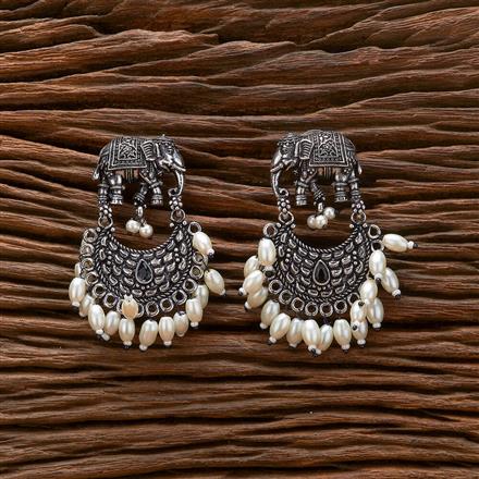 Pearl Earring With Oxidised Plating