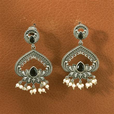 Pearl Earring With Oxidised Plating