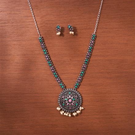Pearl Necklace With Oxidised Plating