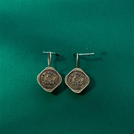 Delicate Earring With Oxidised Plating