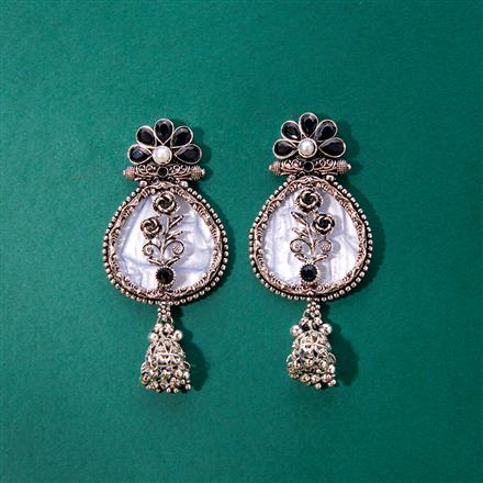 Mother Of Pearl Earring With Oxidised Plating