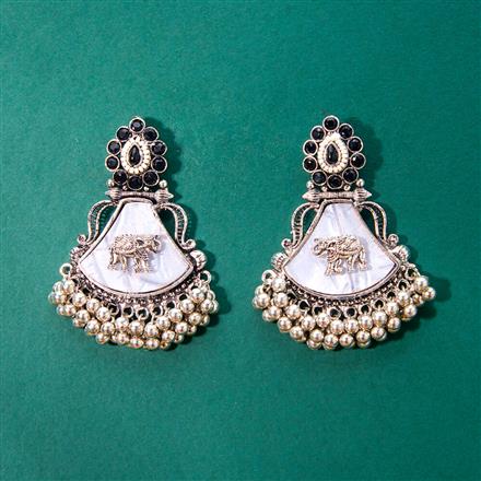 Mother Of Pearl Earring With Oxidised Plating