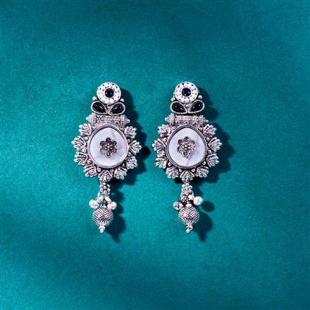 Mother Of Pearl Earring With Oxidised Plating