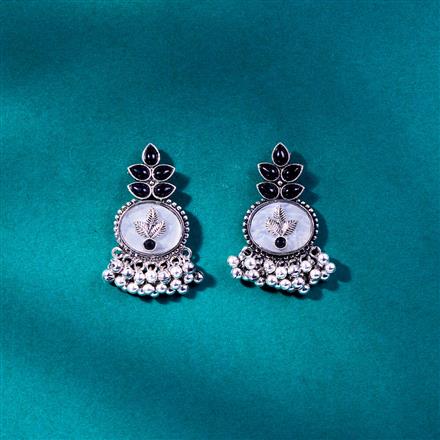 Mother Of Pearl Earring With Oxidised Plating