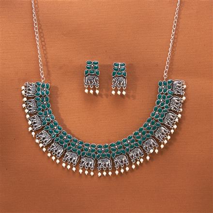 Pearl Necklace With Oxidised Plating