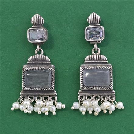Oxidised Pearl Earring with Oxidised Plating