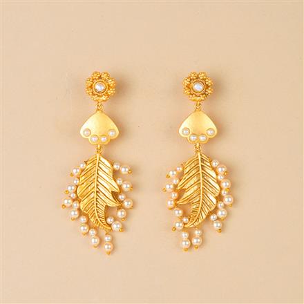 Antique Moti Earring With Matte Gold Plating