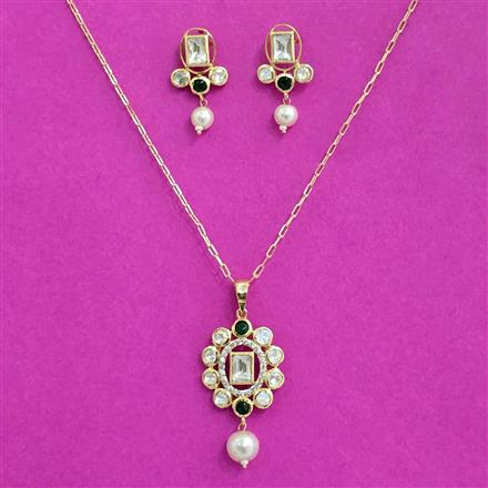 Kundan Moti Pendant Set With Carat Plating