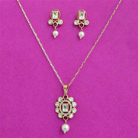 Kundan Moti Pendant Set With Carat Plating
